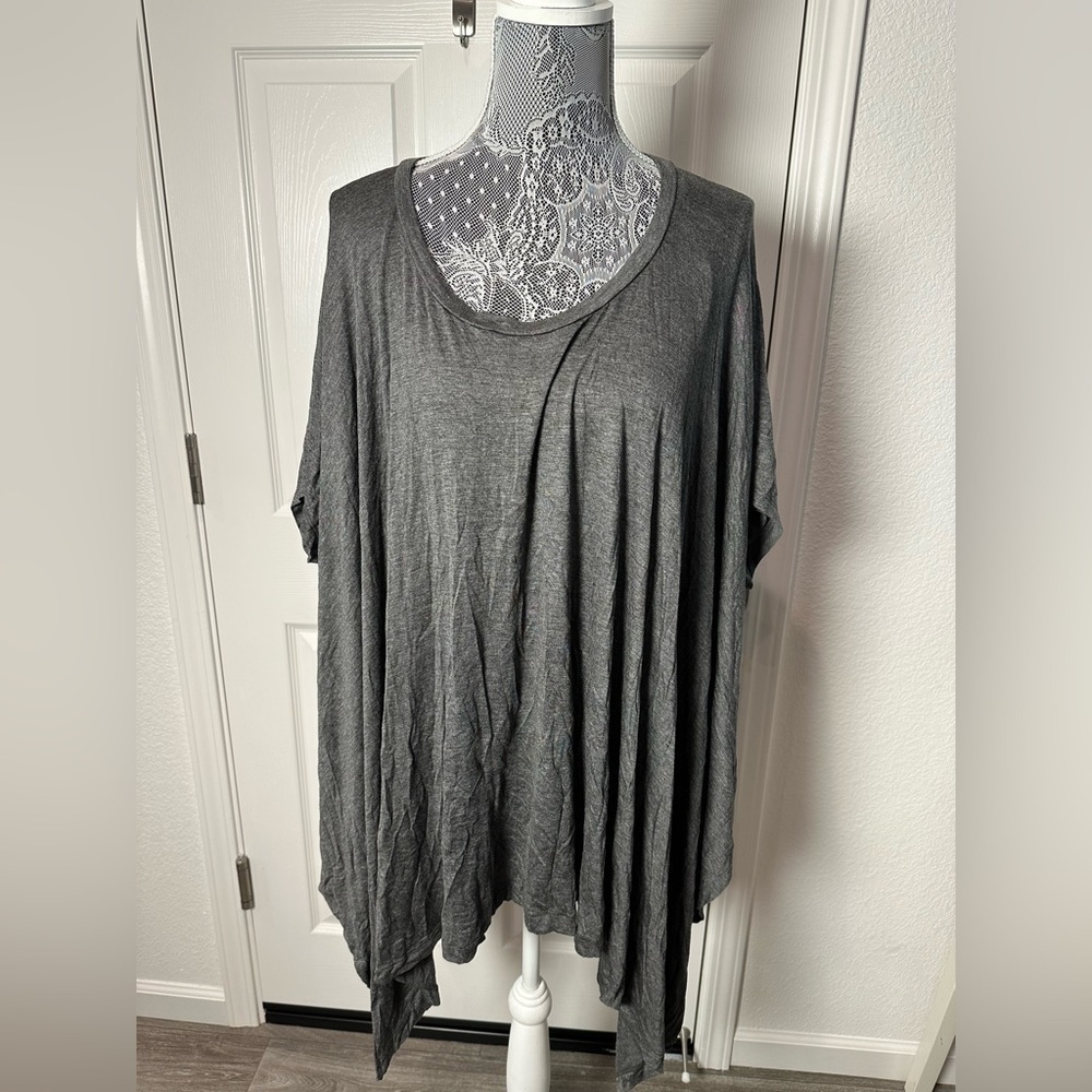 ACTIVE collections ons size poncho, grey, NWT